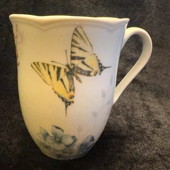LENOX Butterfly Meadow Hydrangea Coffee Tea Cup with Scalloped Rim - Picture 1 of 6